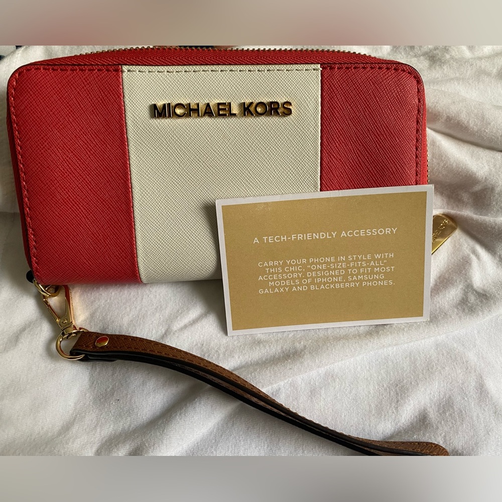 Michel Kors wristlet wallet tech friendly for cellphones
